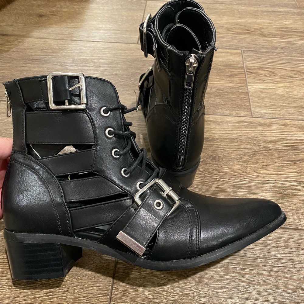Steve Madden Lashing Pointy Toe Ankle Boots